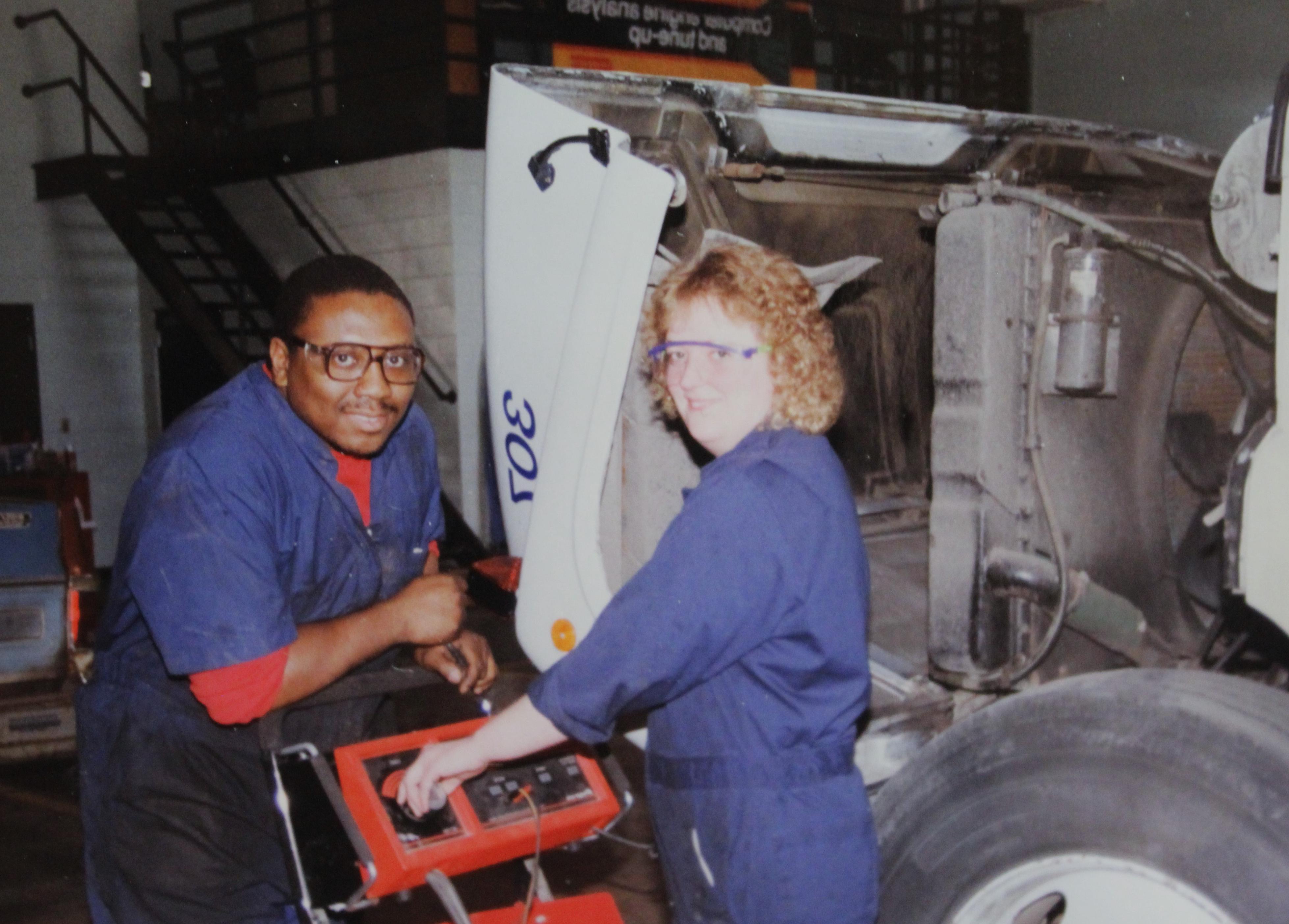 1995年，摩尔黑德的汽车服务技术教室